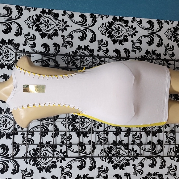 Size small for beach from Nicki  Mijac - Picture 3 of 4